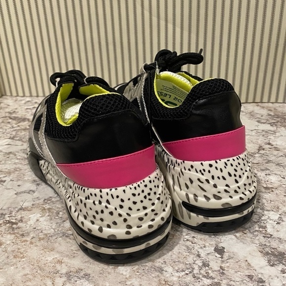 Steve Madden Barra iridescent sneakers NWT in black  white and silver - Picture 7 of 12